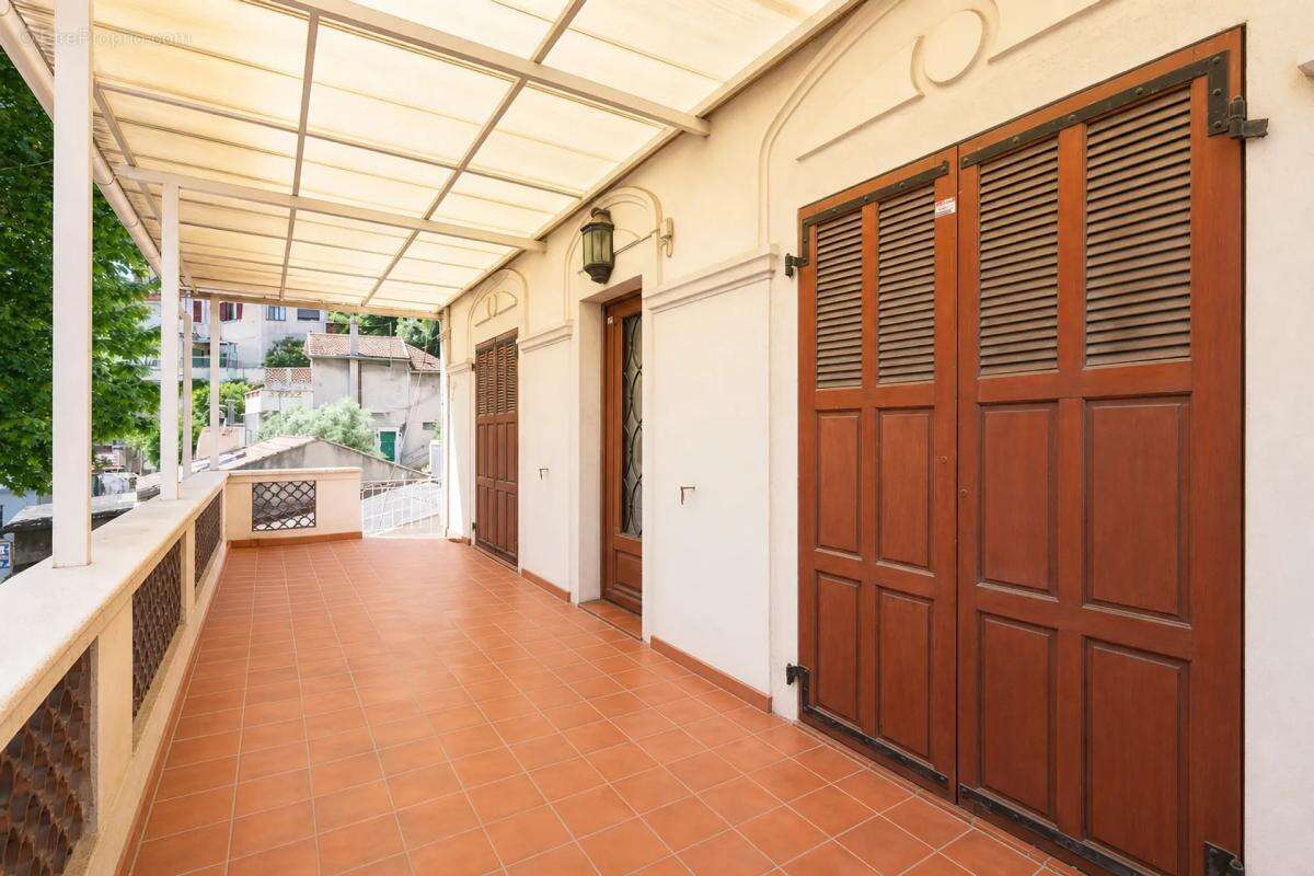 Appartement à MARSEILLE-16E