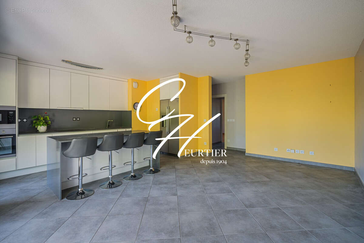 Appartement à LA BUISSE
