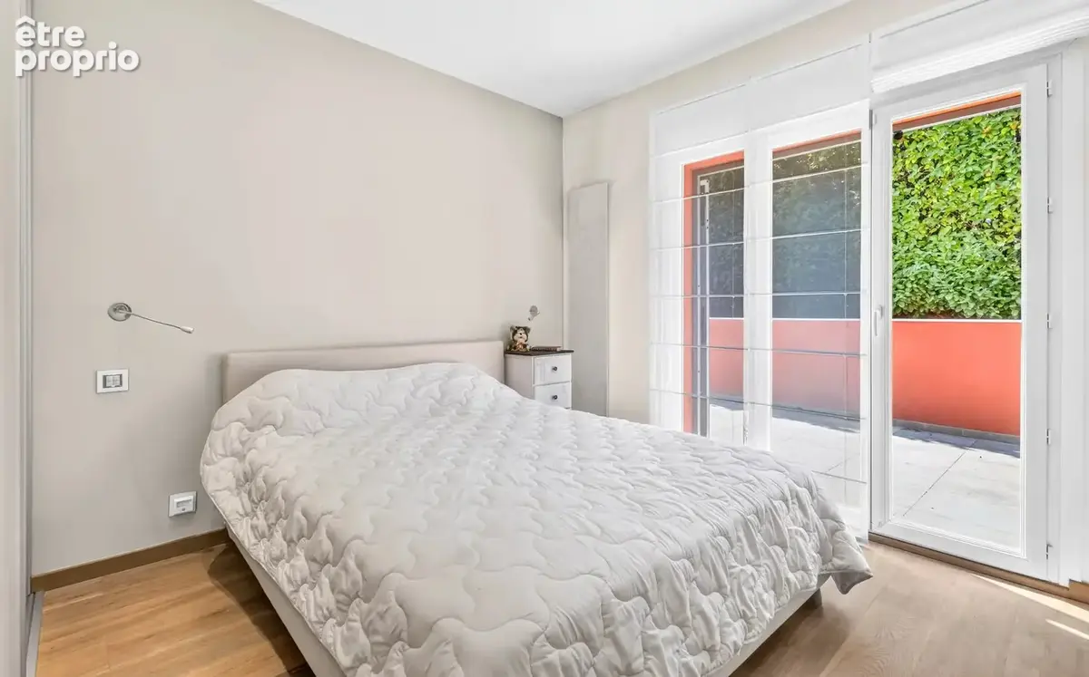 MOUGINS- belle villa individuelle de plain pied avec studio et piscine - photo 7