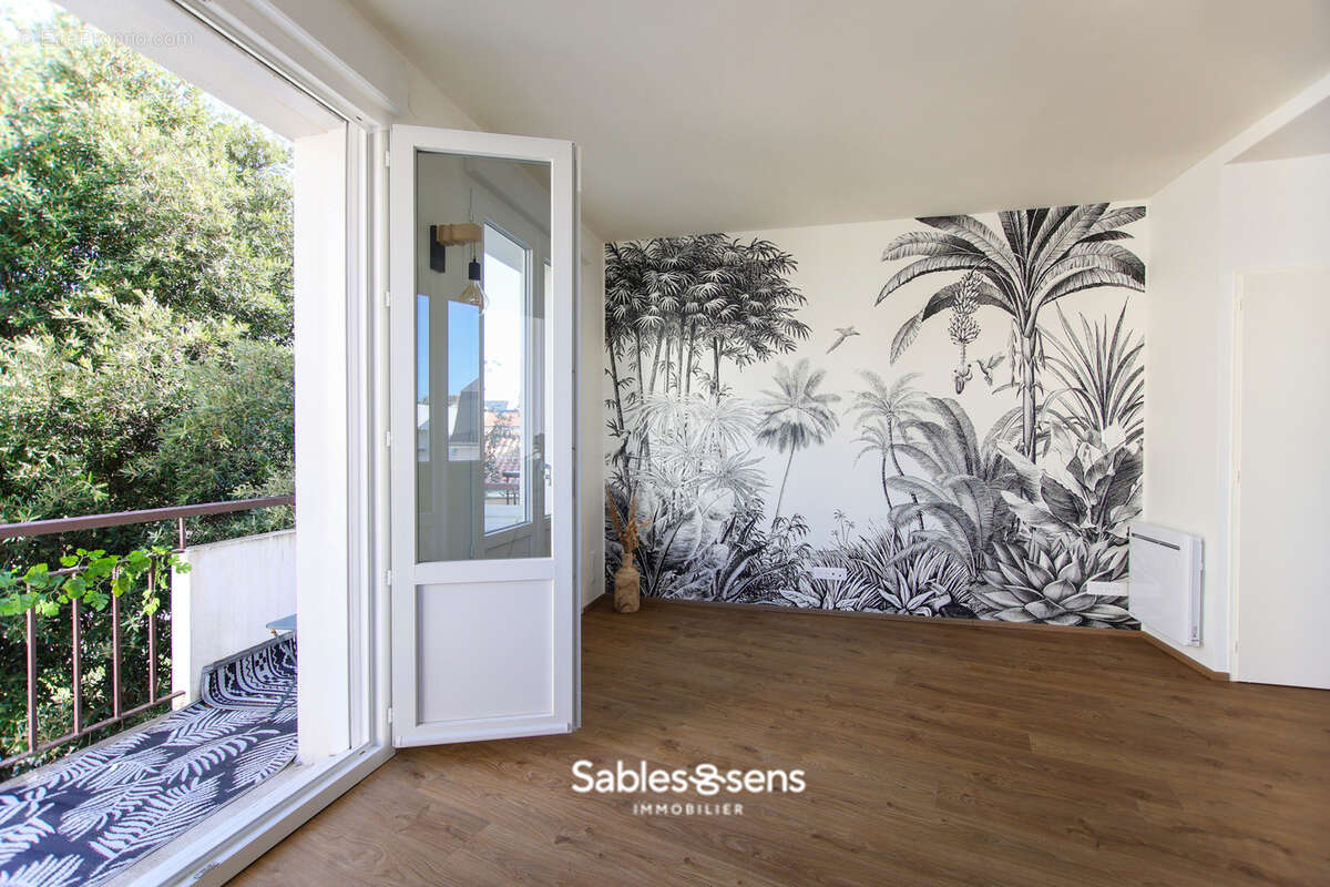 Appartement T3 rénové à deux pas de la Grande Plage et du marché Arago - photo 4