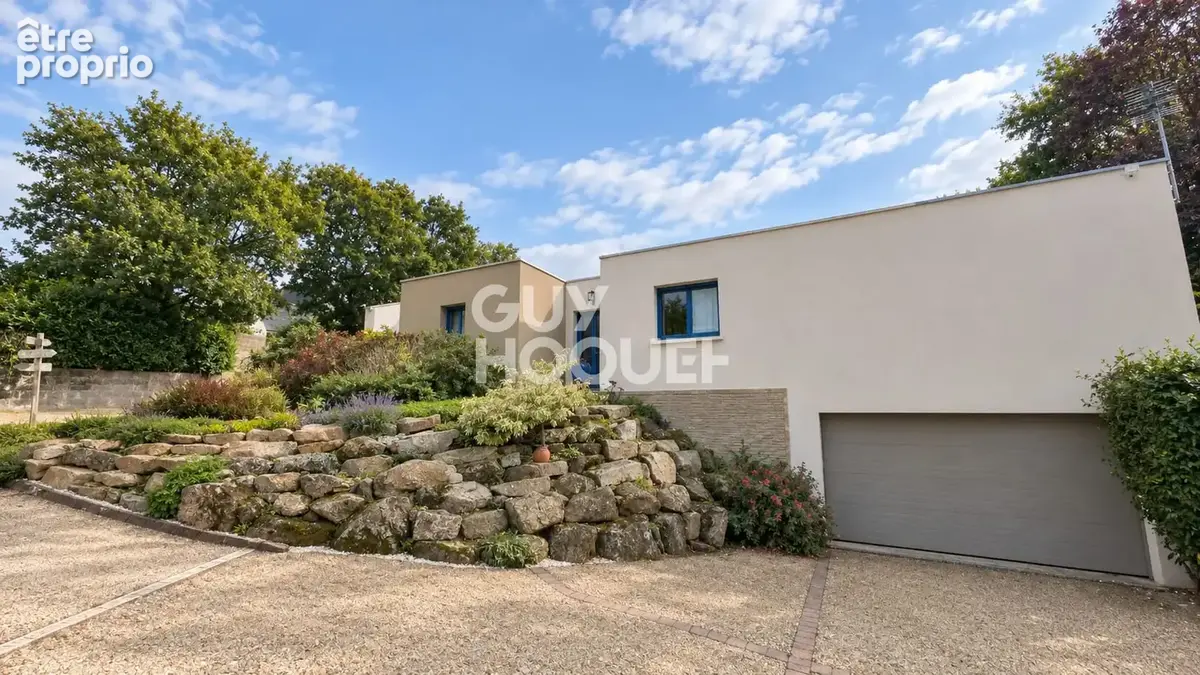Pluneret - Maison familiale de plain-pied, 205 m² sur 2159 m² de terrain - photo 1