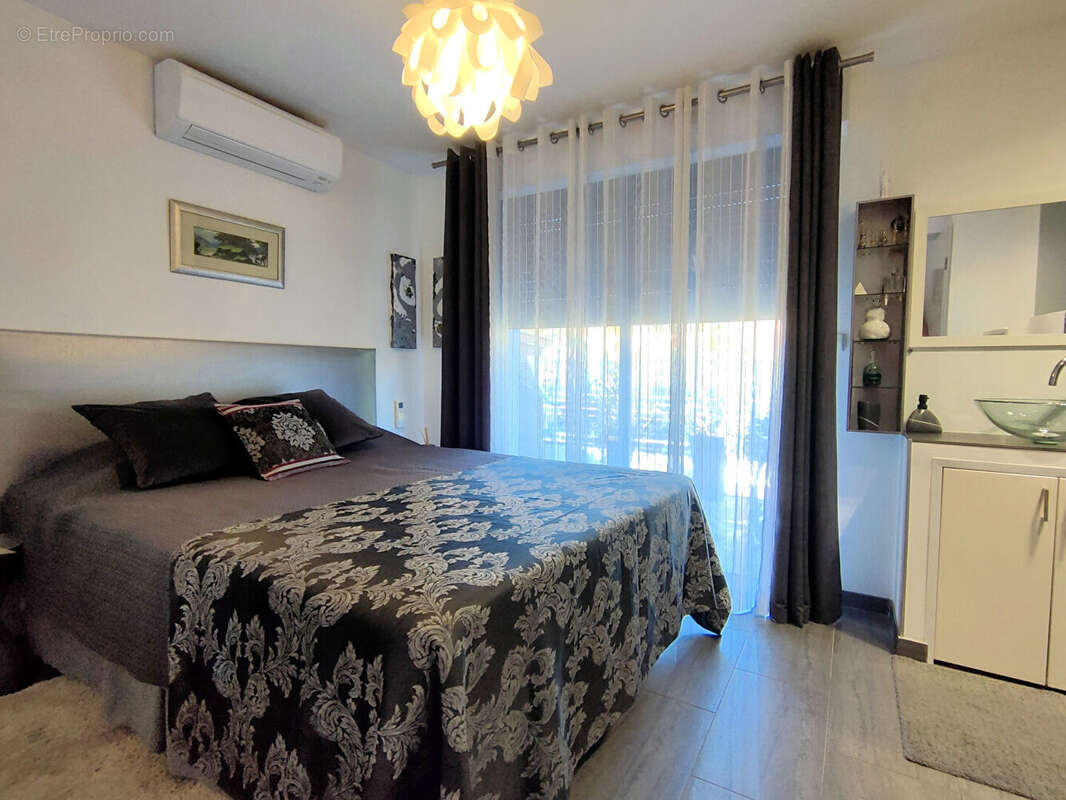 Maison à MANDELIEU-LA-NAPOULE