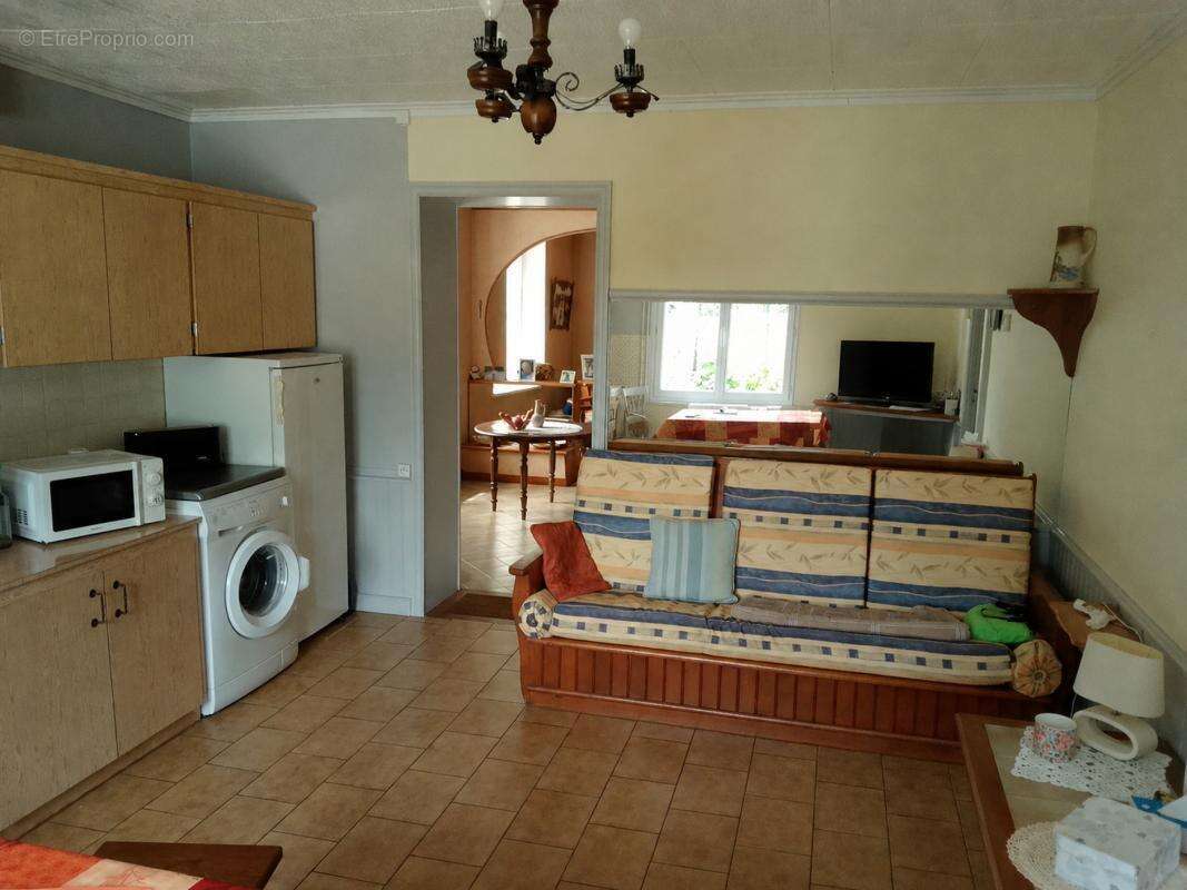 Maison 98 m² à Siecq  - photo 4