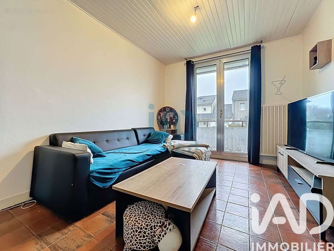 Photo 3 - Appartement à VIVIER-AU-COURT