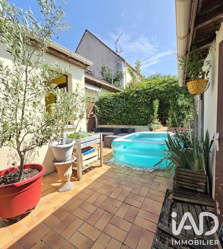 Maison 78 m² à Fosses  - photo 1