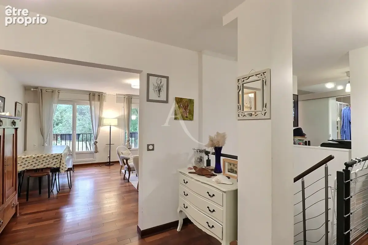 DUPLEX FAMILIAL de 120 m2 - Quartier Les Côtes - 5 chambres - photo 4
