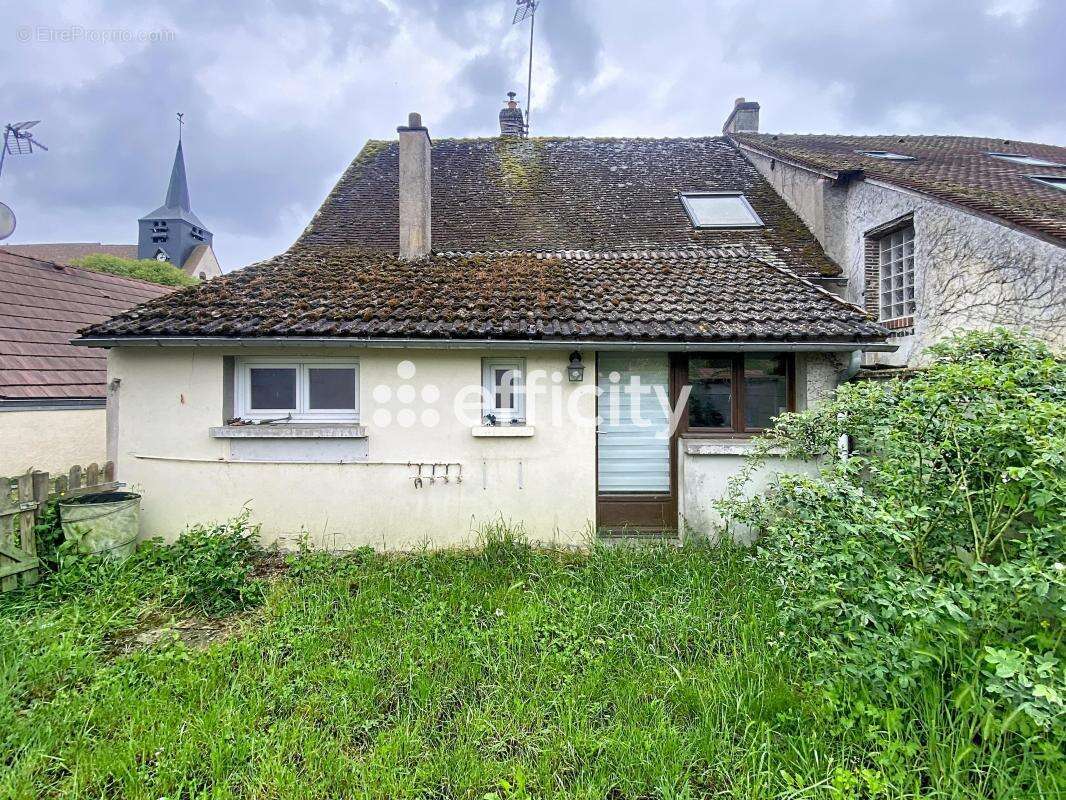 Maison à ADON