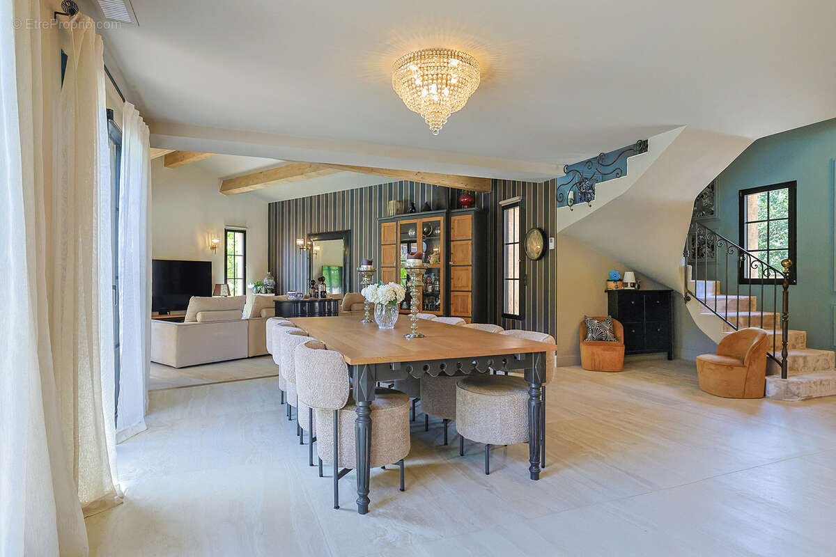 Maison à SOLLIES-TOUCAS