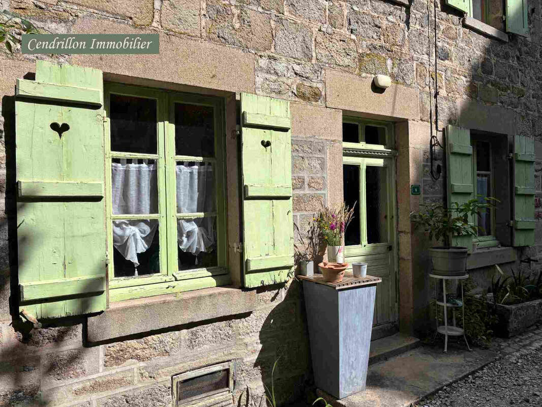 Maison en pierres 120m2, dépendances, grange et terrains, typique du bien Creusois idéal, situé dans le Parc N - photo 4