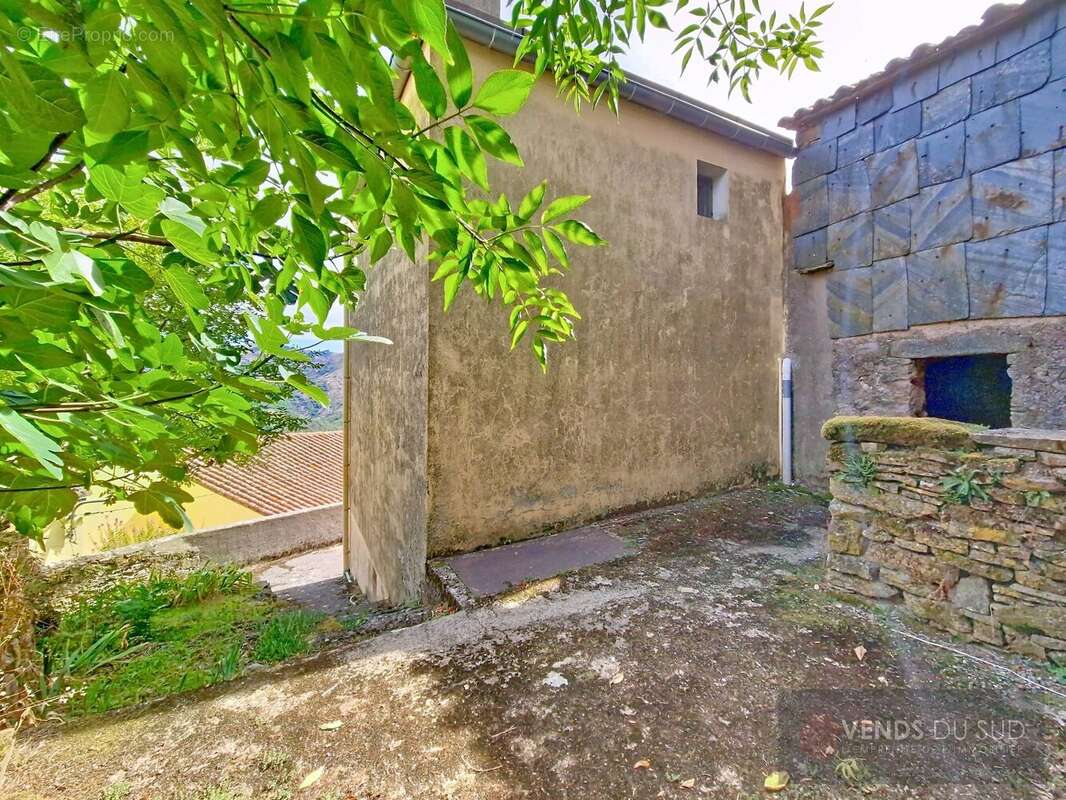 Maison à CASTANET-LE-HAUT