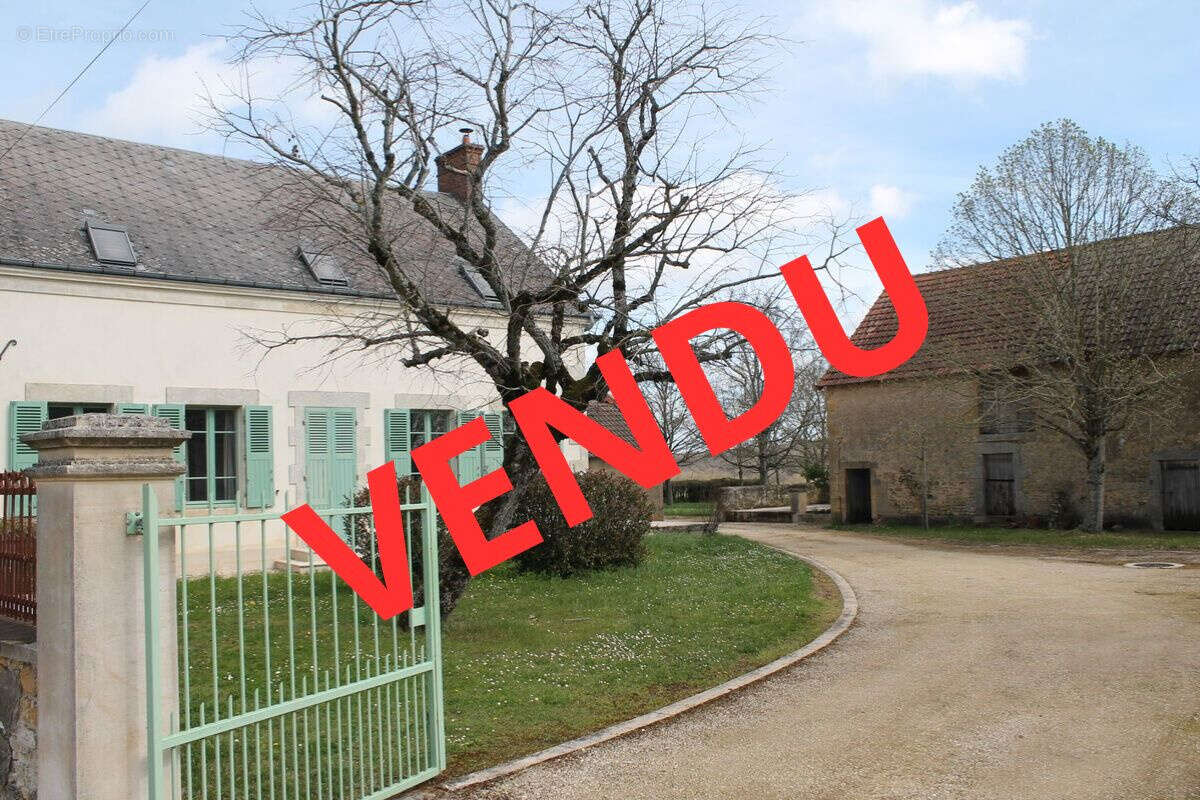 Maison à SAINT-JEANVRIN