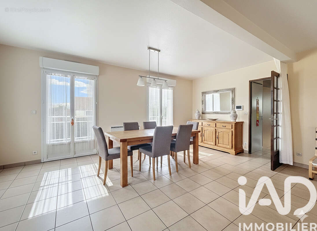 Photo 3 - Maison à LINAS