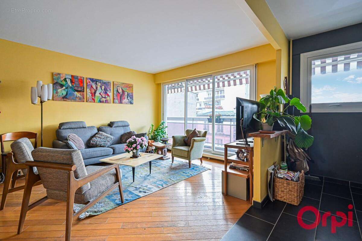 Appartement à PARIS-18E