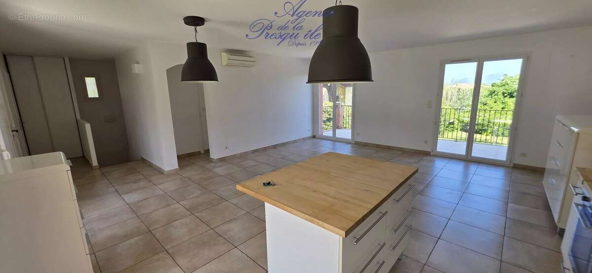 Maison à HYERES