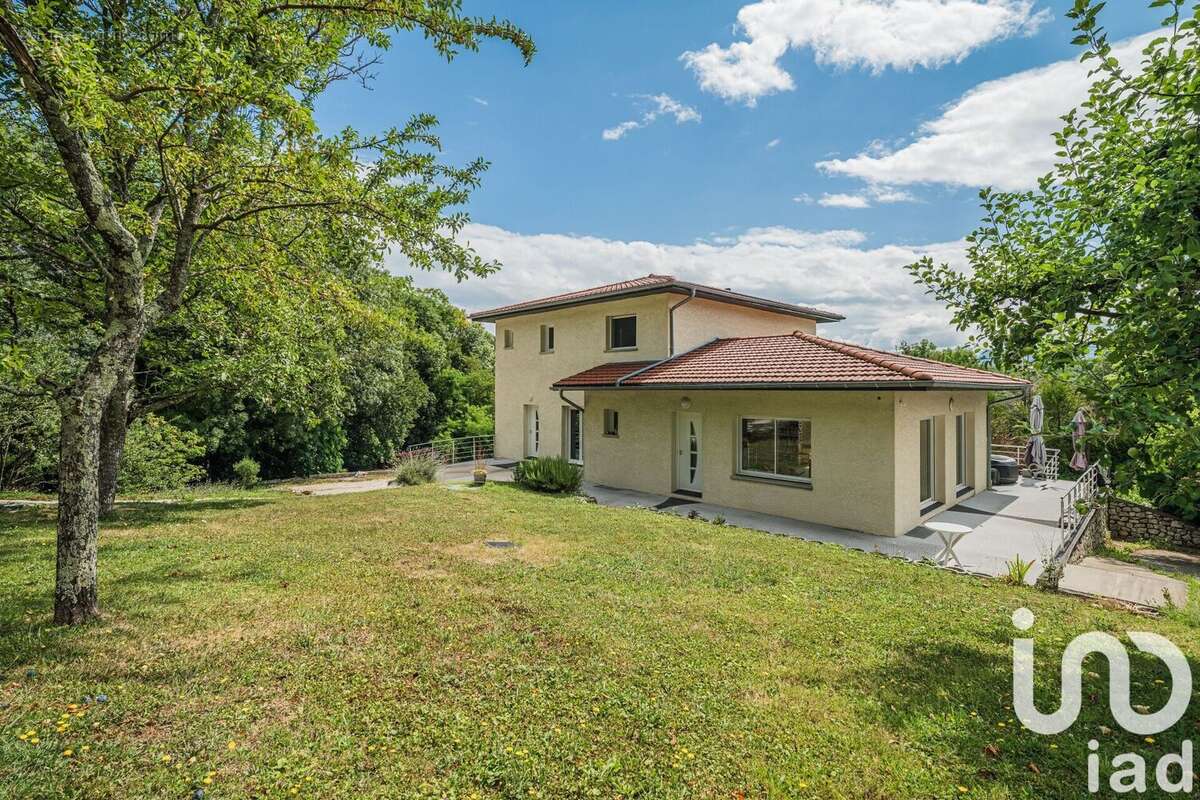 Photo 2 - Maison à CLAIX