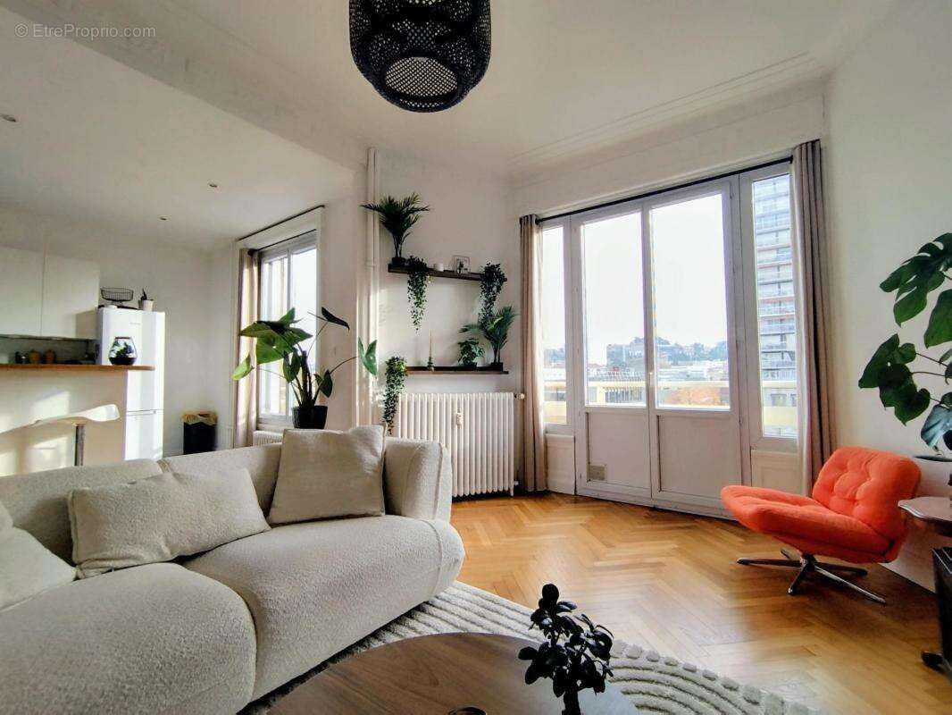 Appartement à SAINT-ETIENNE