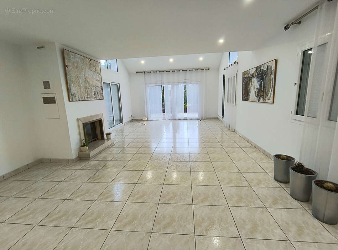 Maison à VERNEUIL-SUR-VIENNE