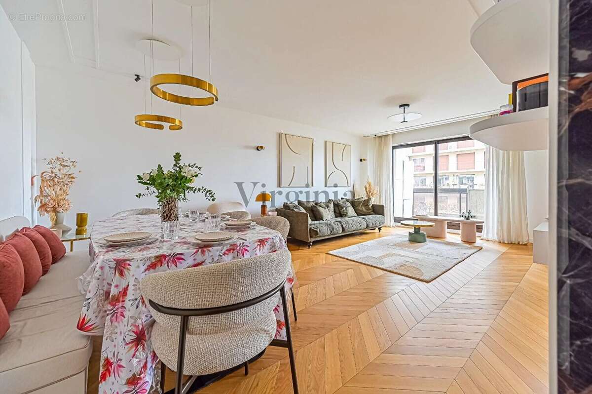 Appartement à CHARENTON-LE-PONT