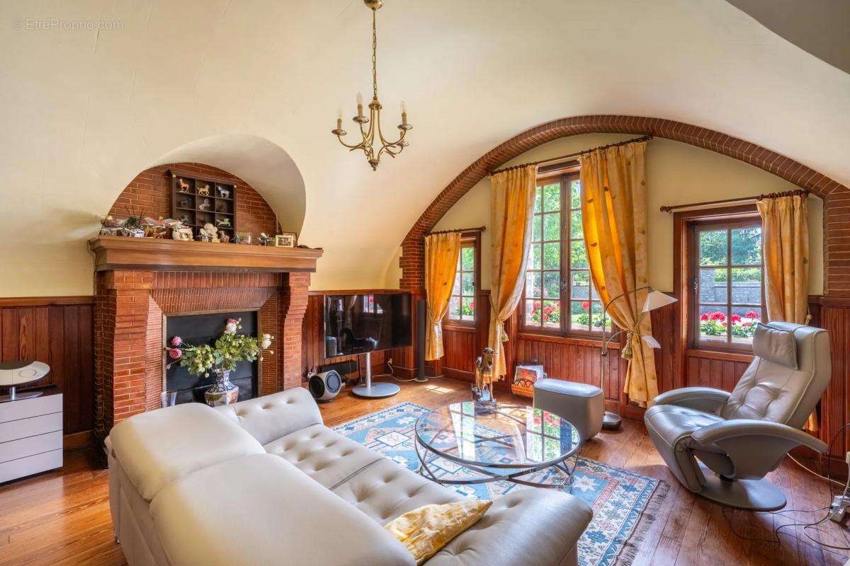 Maison à DAMMARTIN-EN-SERVE