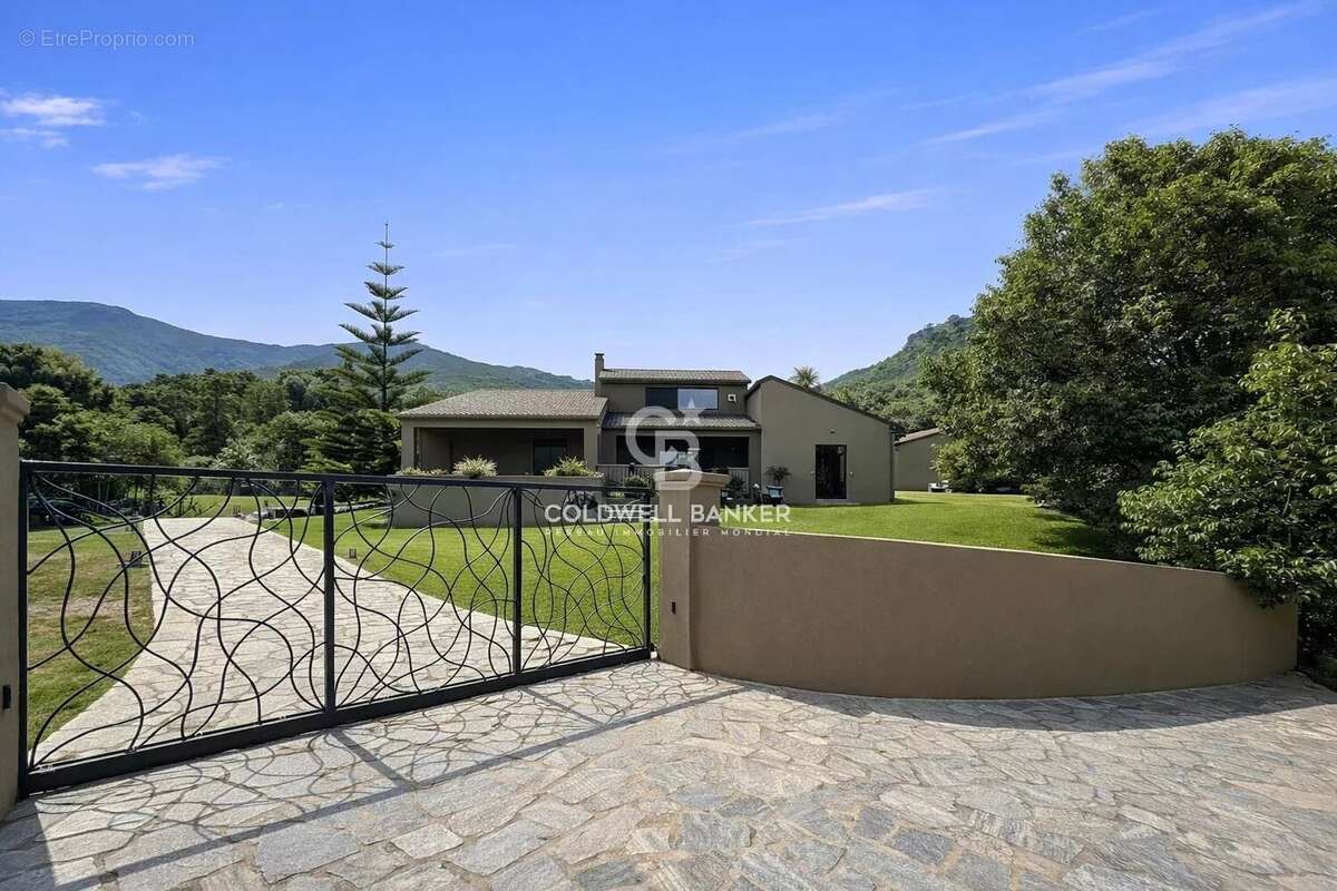 Maison à SAINT-FLORENT