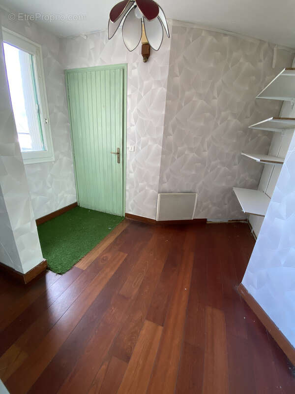 Beau duplex 6 pièces 105 m2   Loggia sud, garage & balcon   Onet-le-Château (La Baleine) - photo 10