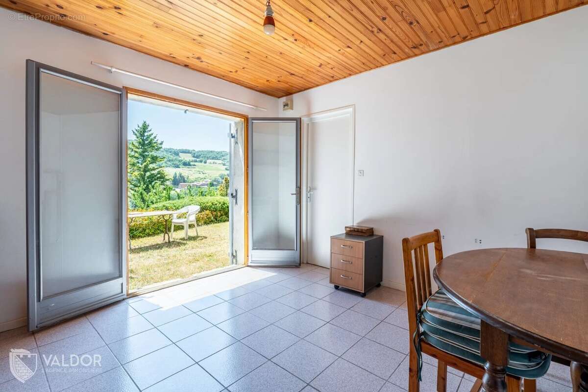 Maison à VILLE-SUR-JARNIOUX