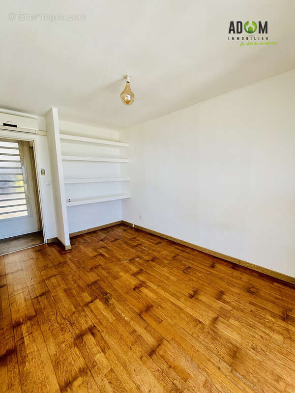 Appartement à LES AVIRONS