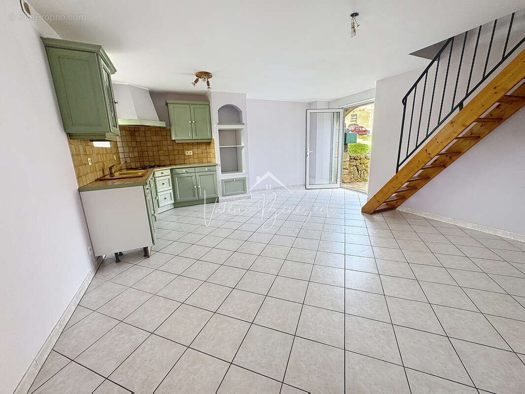 Maison à LES COSTES-GOZON