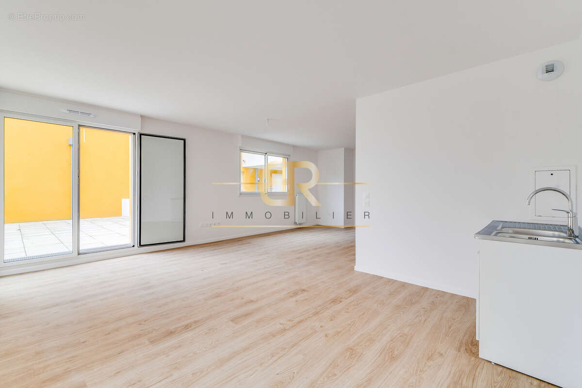 Appartement à AUBERVILLIERS