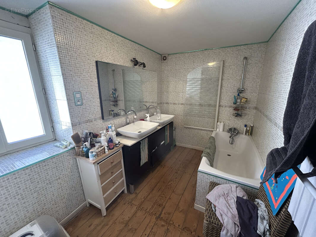 Autre à ESPARTIGNAC