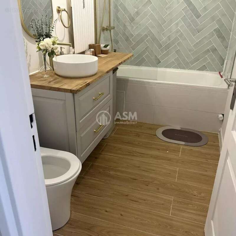 Appartement à LA GARENNE-COLOMBES