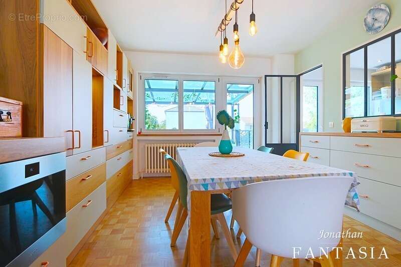 LA MAXE – Maison familiale de 230 m² au sol avec piscine chauffée et généreux espaces extérieurs - photo 63