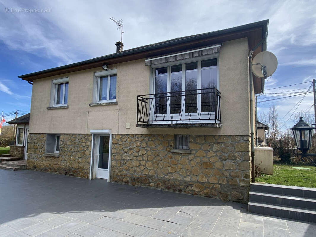 Maison à ARNAC-POMPADOUR