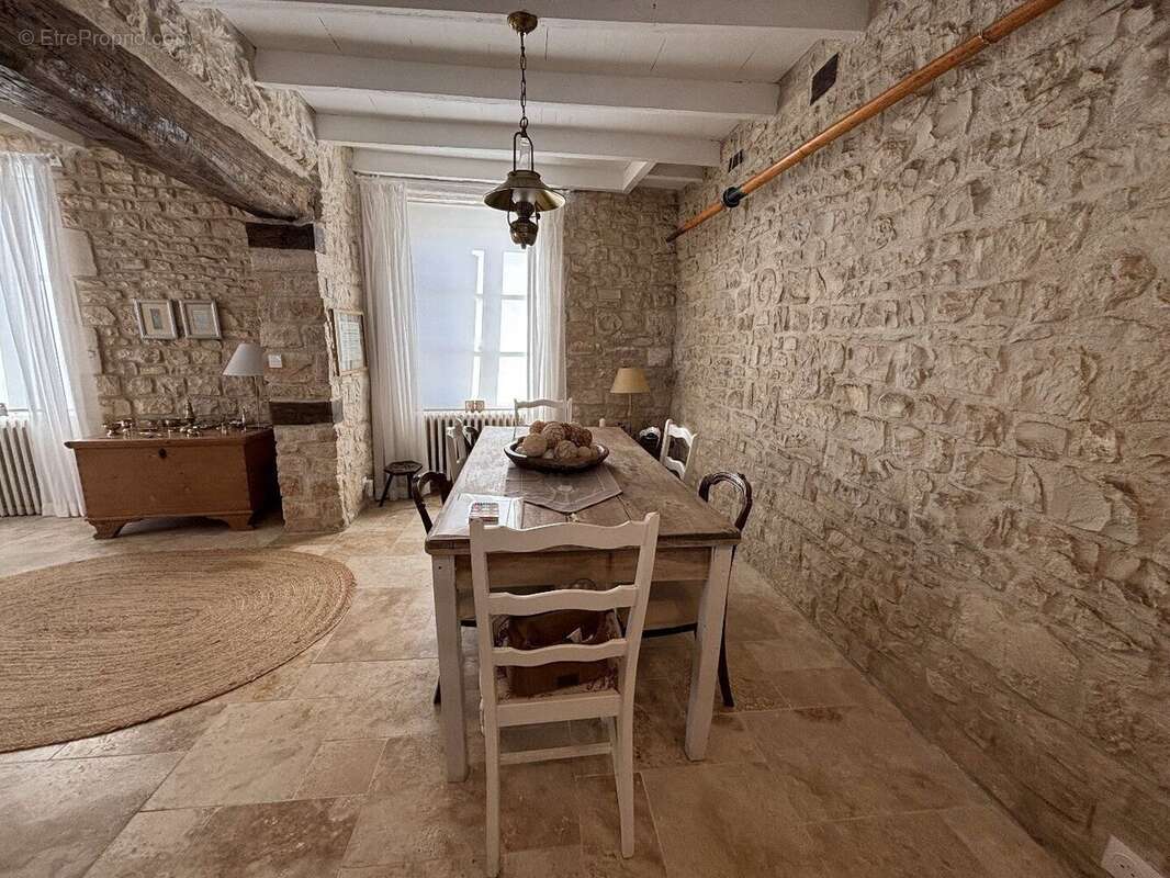 Maison à AUNAC