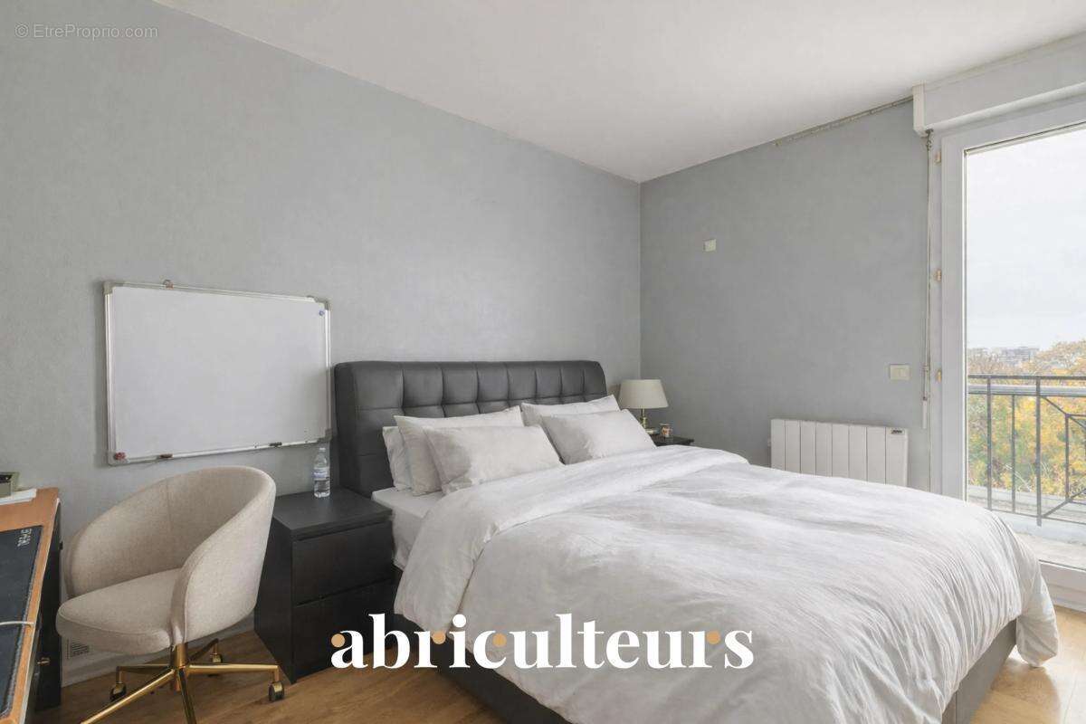 Appartement à ISSY-LES-MOULINEAUX