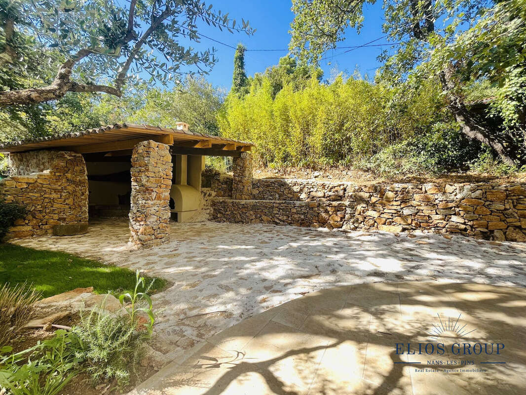 Maison à NANS-LES-PINS