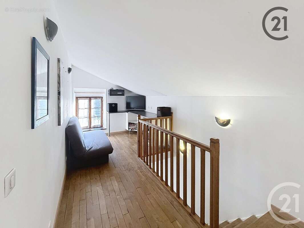 Maison à SAINT-CYR-LES-COLONS