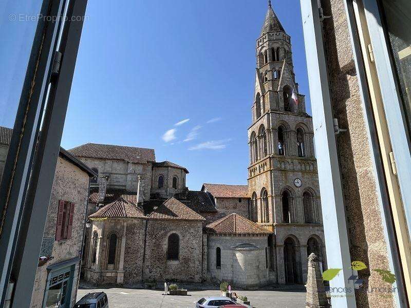 Appartement à SAINT-LEONARD-DE-NOBLAT