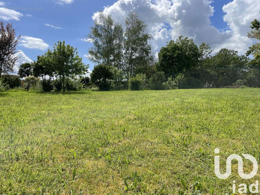 Terrain 830 m² à Marigny  - photo 3