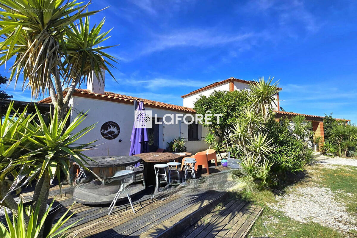 Maison à LAROQUE-DES-ALBERES