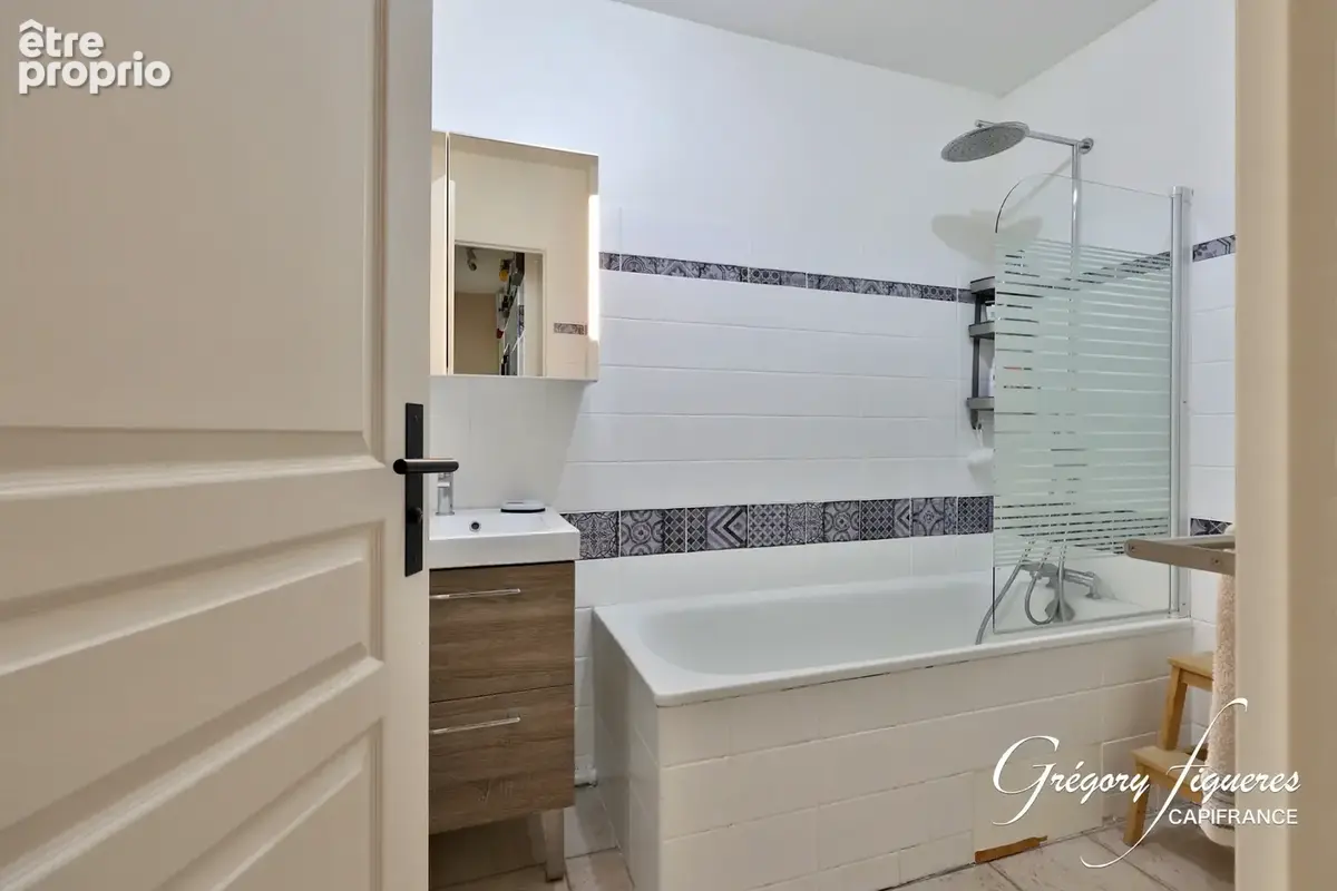 À vendre – Beau duplex 3 pièces de 78,19 m² au dernier étage, avec balcon, garage et place de parking privative - photo 12