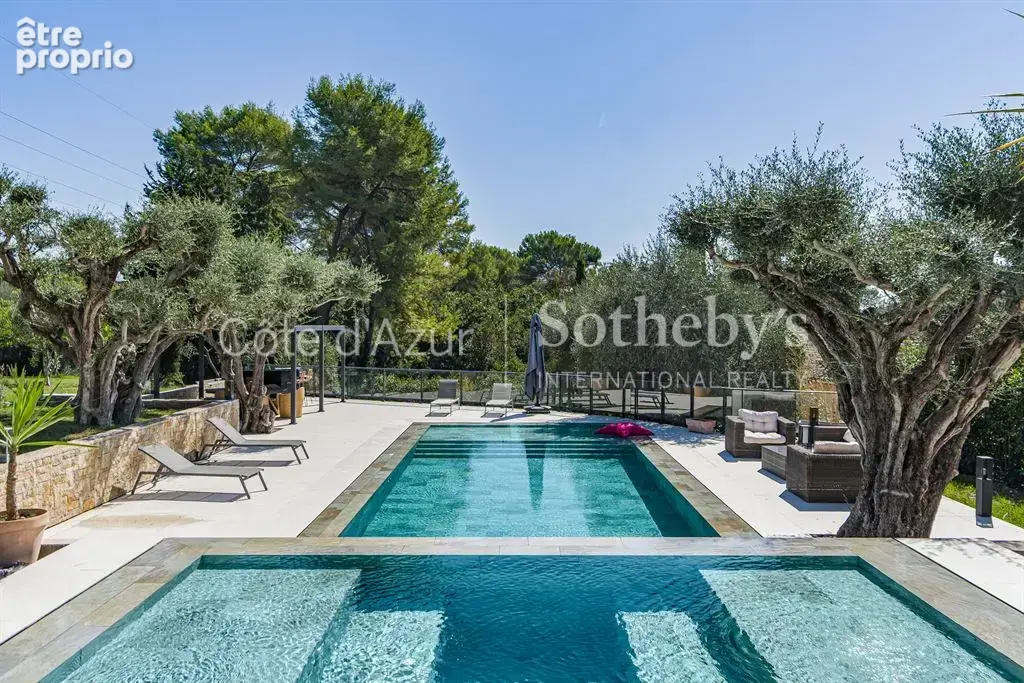 Mougins, propriété familiale rénovée avec piscine, spa et vaste jardin paysager - photo 3