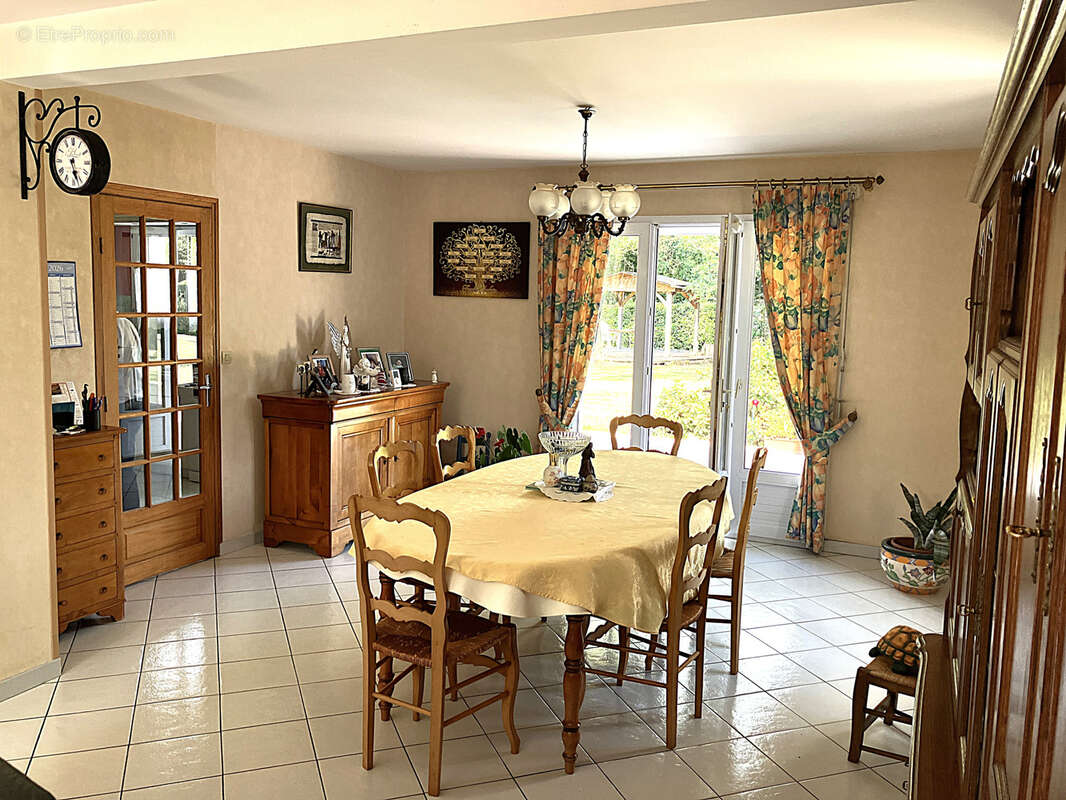 Maison à SAINT-BARTHELEMY-D'ANJOU