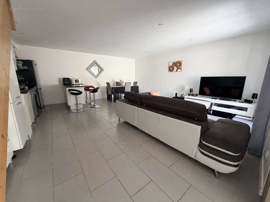 Appartement à SAINT-PAUL-ET-VALMALLE