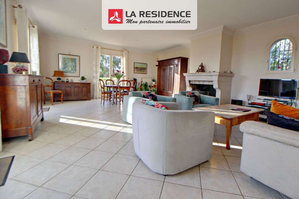 Maison à MEZY-SUR-SEINE