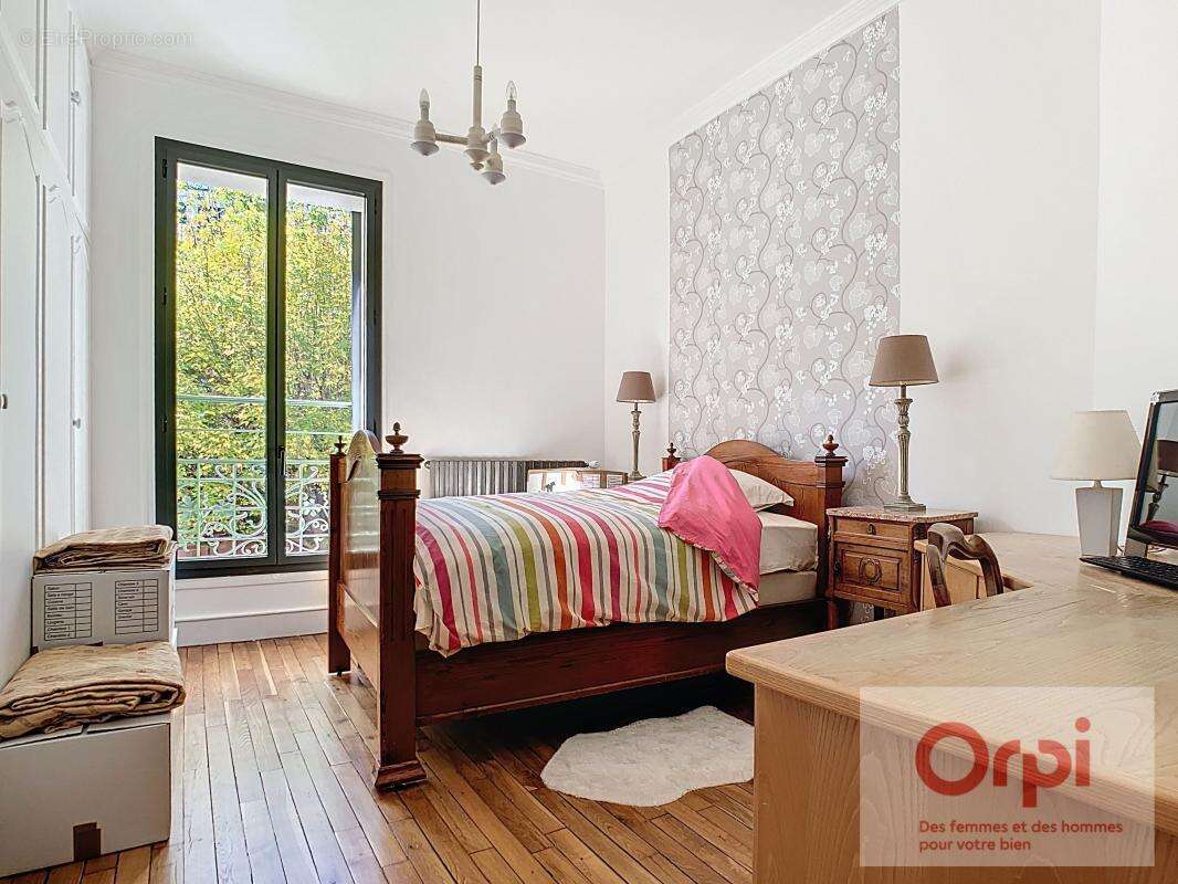 Maison à ISSY-LES-MOULINEAUX