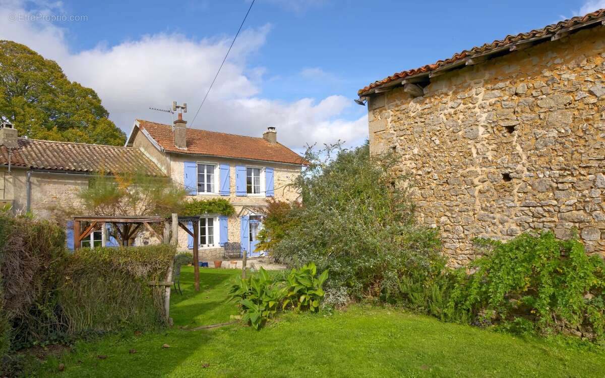 Maison à ROMAGNE