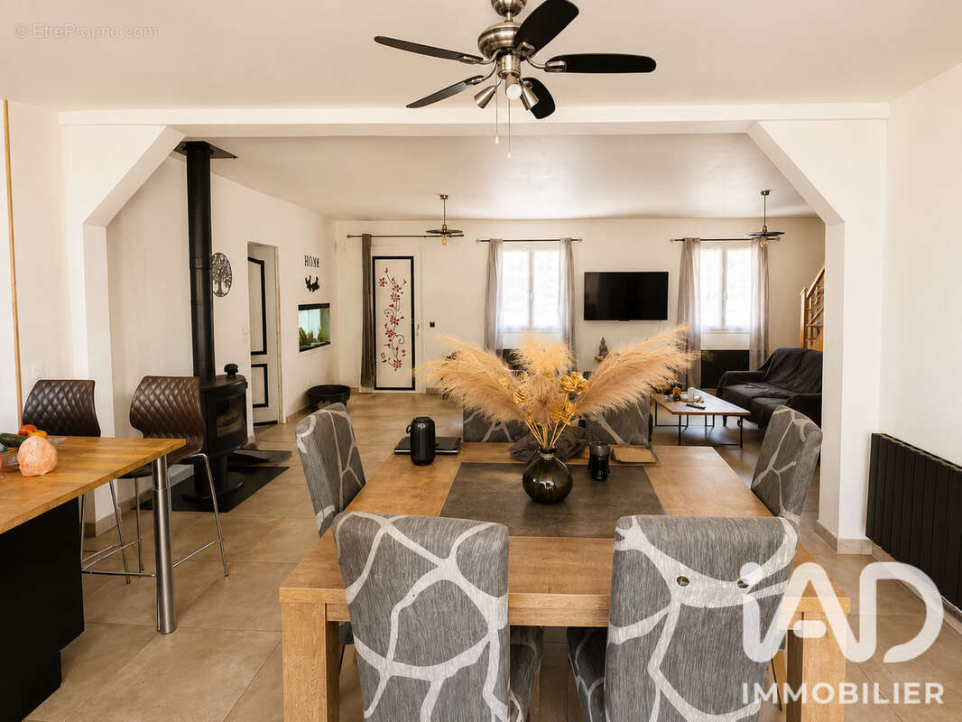Maison 140 m² à Saint-Gildas-Des-Bois  - photo 4
