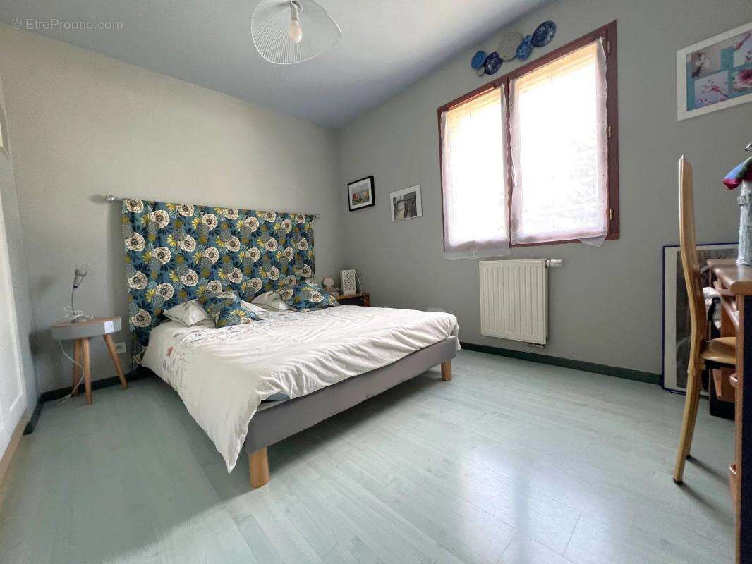 Maison à LES CLAYES-SOUS-BOIS