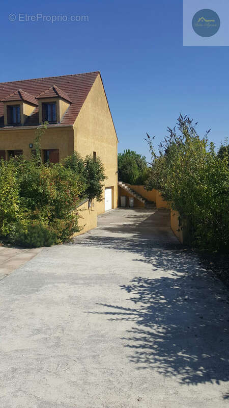 Maison à EGREVILLE